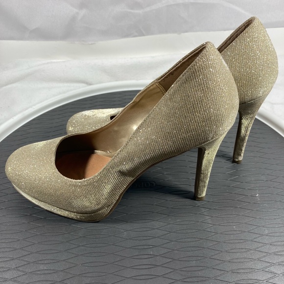 Fioni Gold Sparkle Scallop Pump Heels Size 10 - Picture 5 of 11
